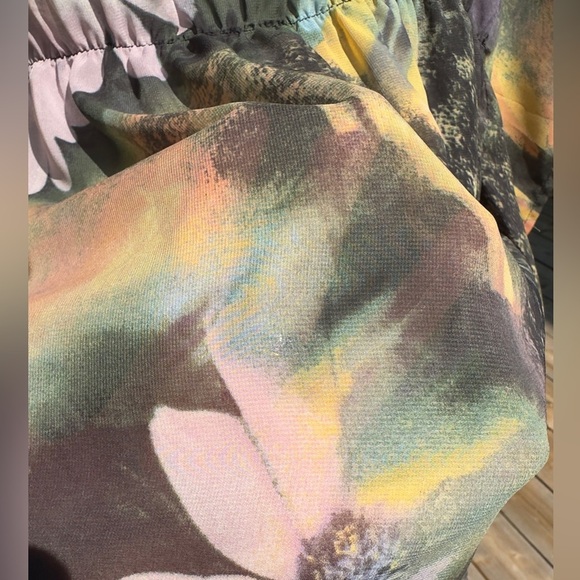 Womens Floral Short Sleeve V Neck swimsuit coverup  Small - Picture 8 of 12